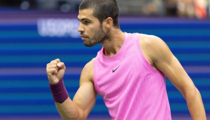 知情人士否认阿卡和名模交往！阿卡：网球选手找另一半太难了