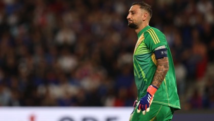 曼联因薪资过高放弃追逐多纳鲁马，球员或转投曼城